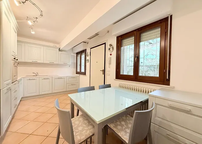 Se203 - Senigallia, Trilocale A Pochi Passi Dal Mare Con Portico E Posto Auto Appartamento